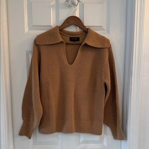 Banana Republic V-Neck Sweater in Camel